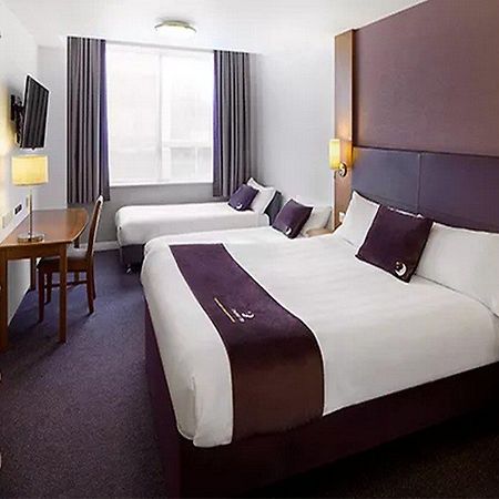 Premier Inn Newmarket Newmarket  Eksteriør bilde