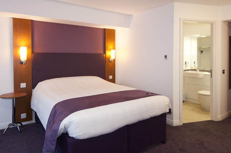 Premier Inn Newmarket Newmarket  Eksteriør bilde